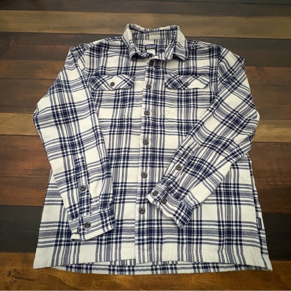 Patagonia Men’s Fjord Flannel Shirt Size M Blue Plaid Double Pocket with Flaps